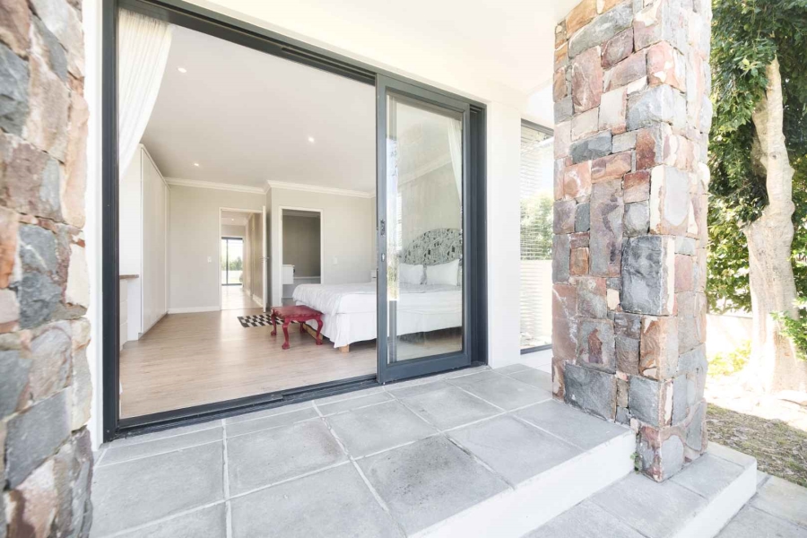 4 Bedroom Property for Sale in Fernkloof Estate Western Cape